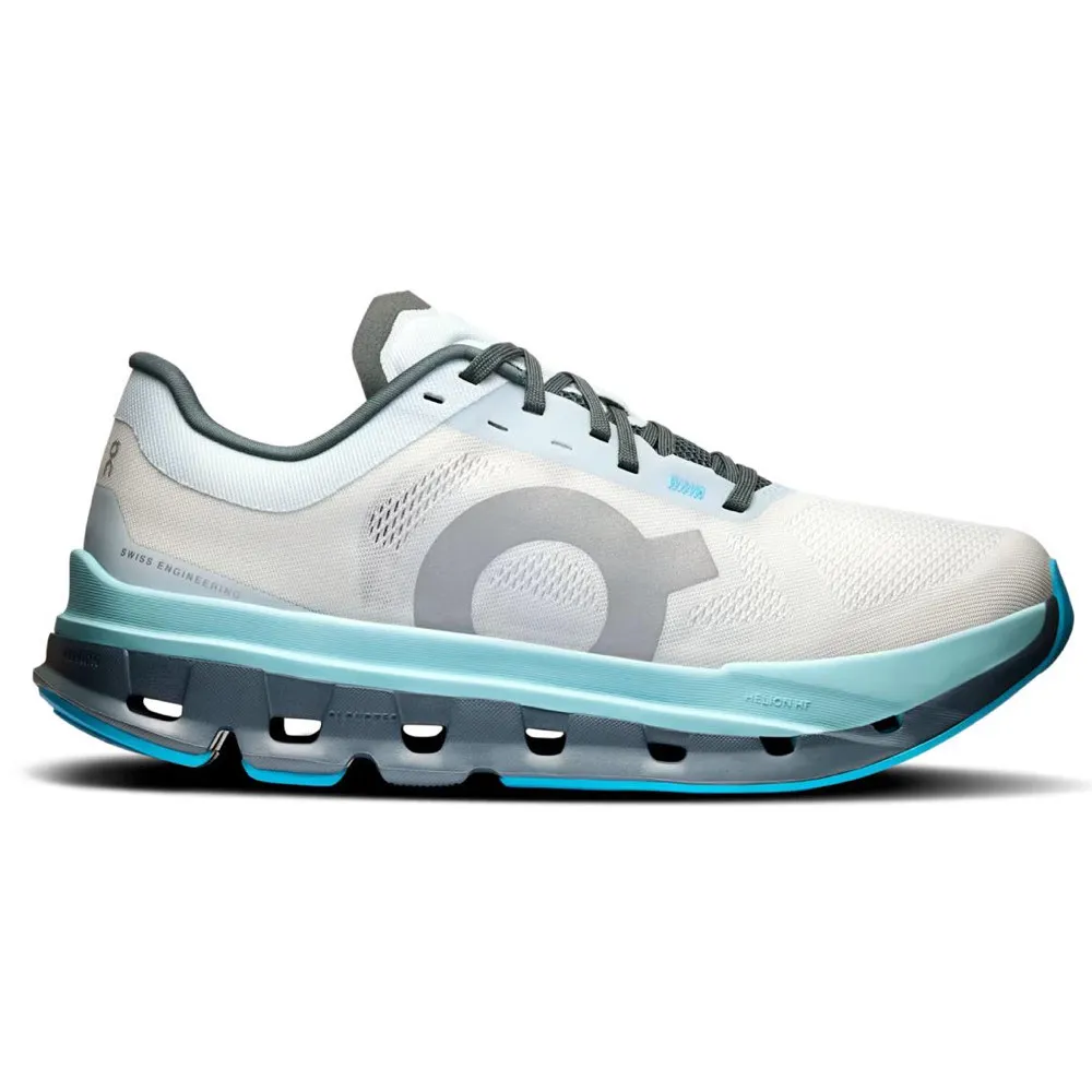 On Cloud running sneakers