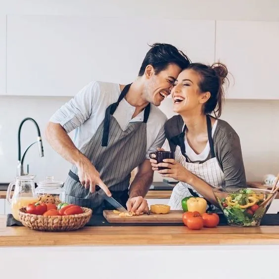 Cooking a romantic dinner together ‍