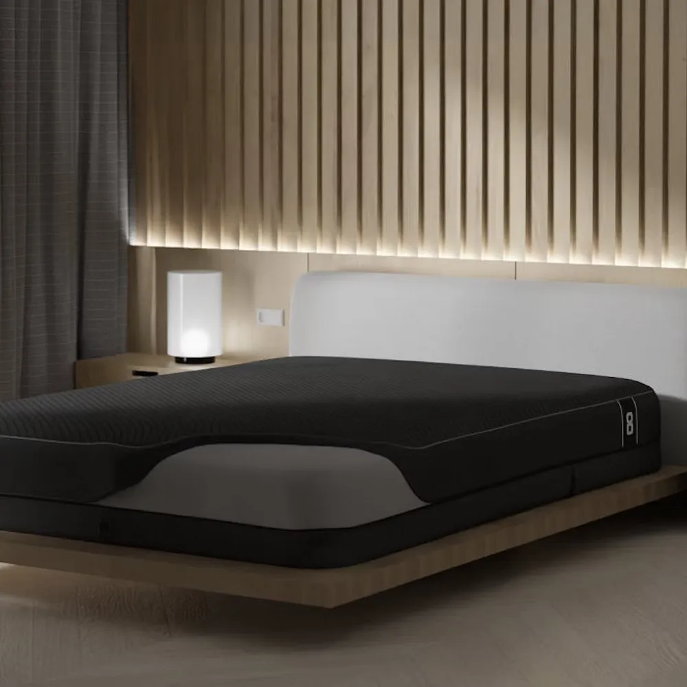 Eight sleep pod The Eight Sleep Pod is a smart mattress cover that uses water to actively heat and cool each side of the bed. This cover, which sits on top of an existing mattress, is controlled via an app that allows individual temperature settings for sleeping partners.