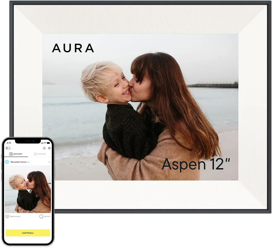 20. Aura Carver Digital Photo Frame