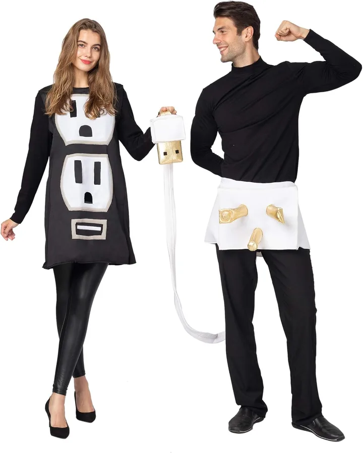 Spooktacular Creations Plug and Socket