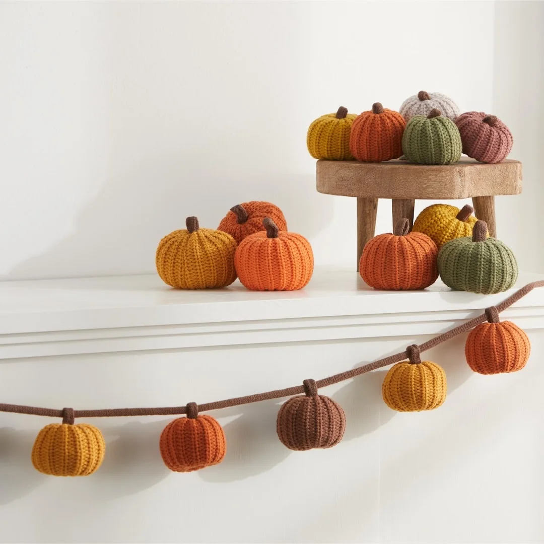 Knit Pumpkin Garland 6ft (Etsy)