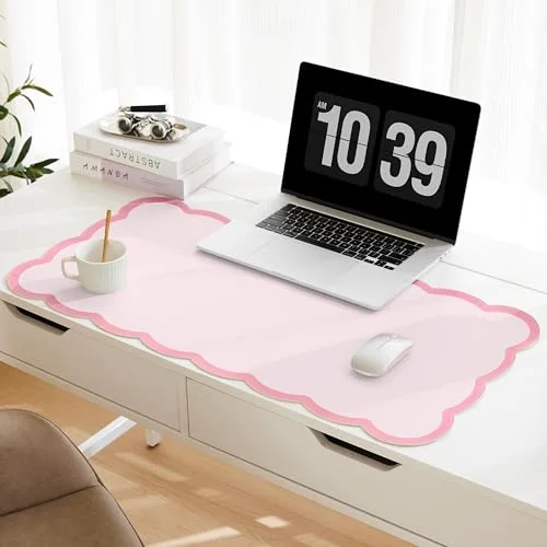 Scalloped Desk Mat (Pink)